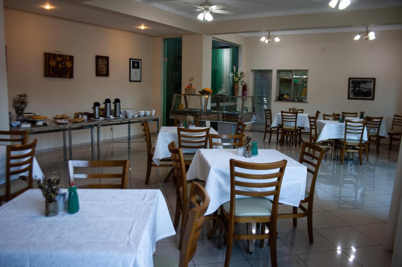Apart Hotel Agua Limpa Prados Bagian luar foto